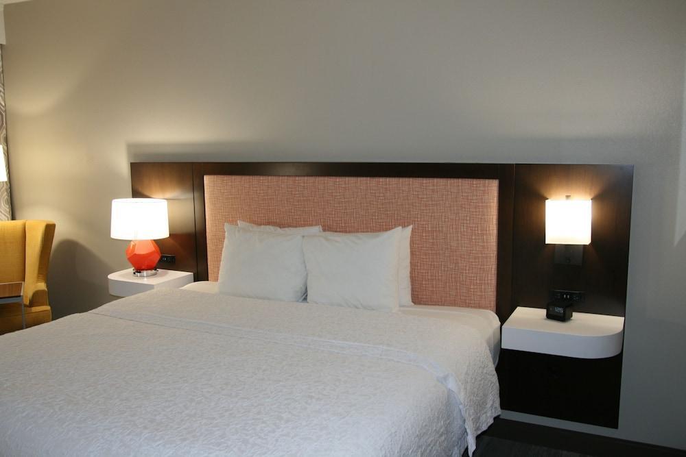 Hampton Inn & Suites Concord-Charlotte Exteriér fotografie