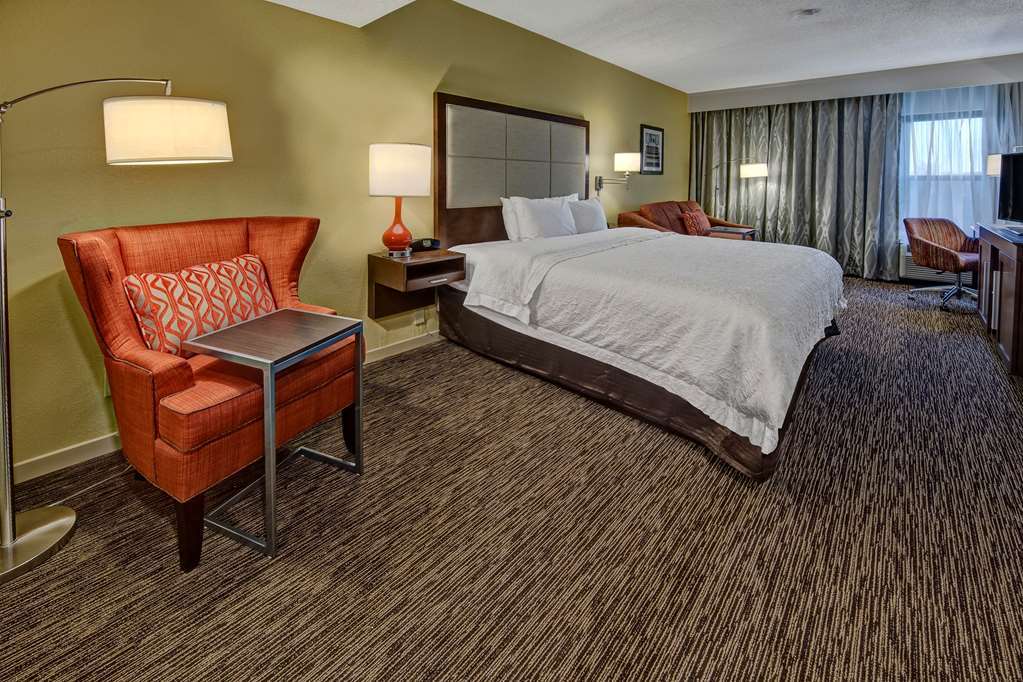 Hampton Inn & Suites Concord-Charlotte Pokoj fotografie