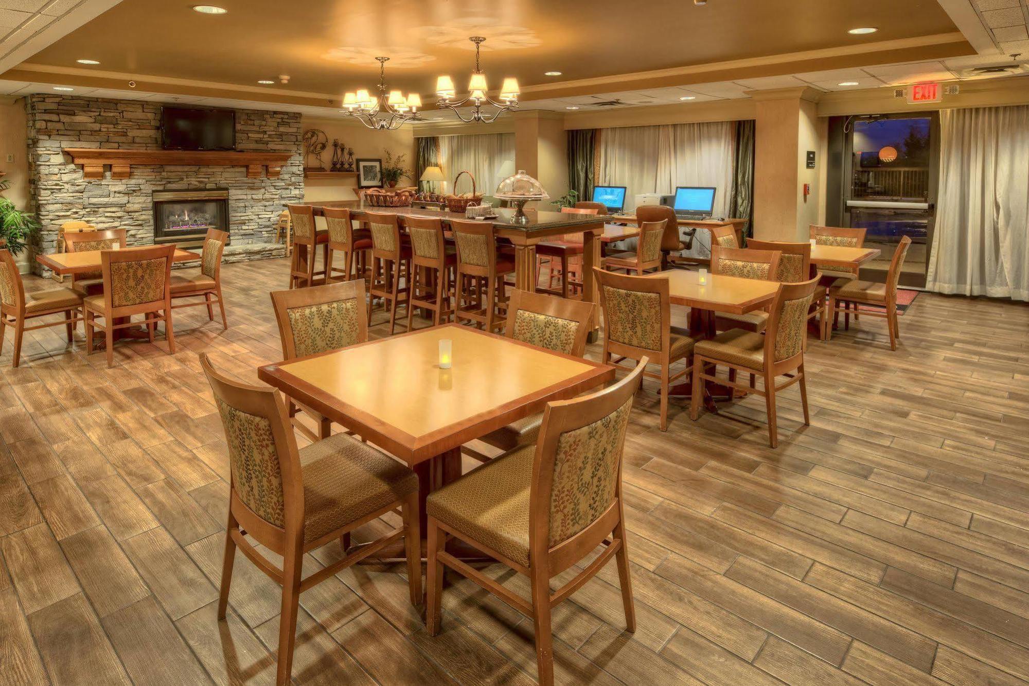 Hampton Inn & Suites Concord-Charlotte Exteriér fotografie