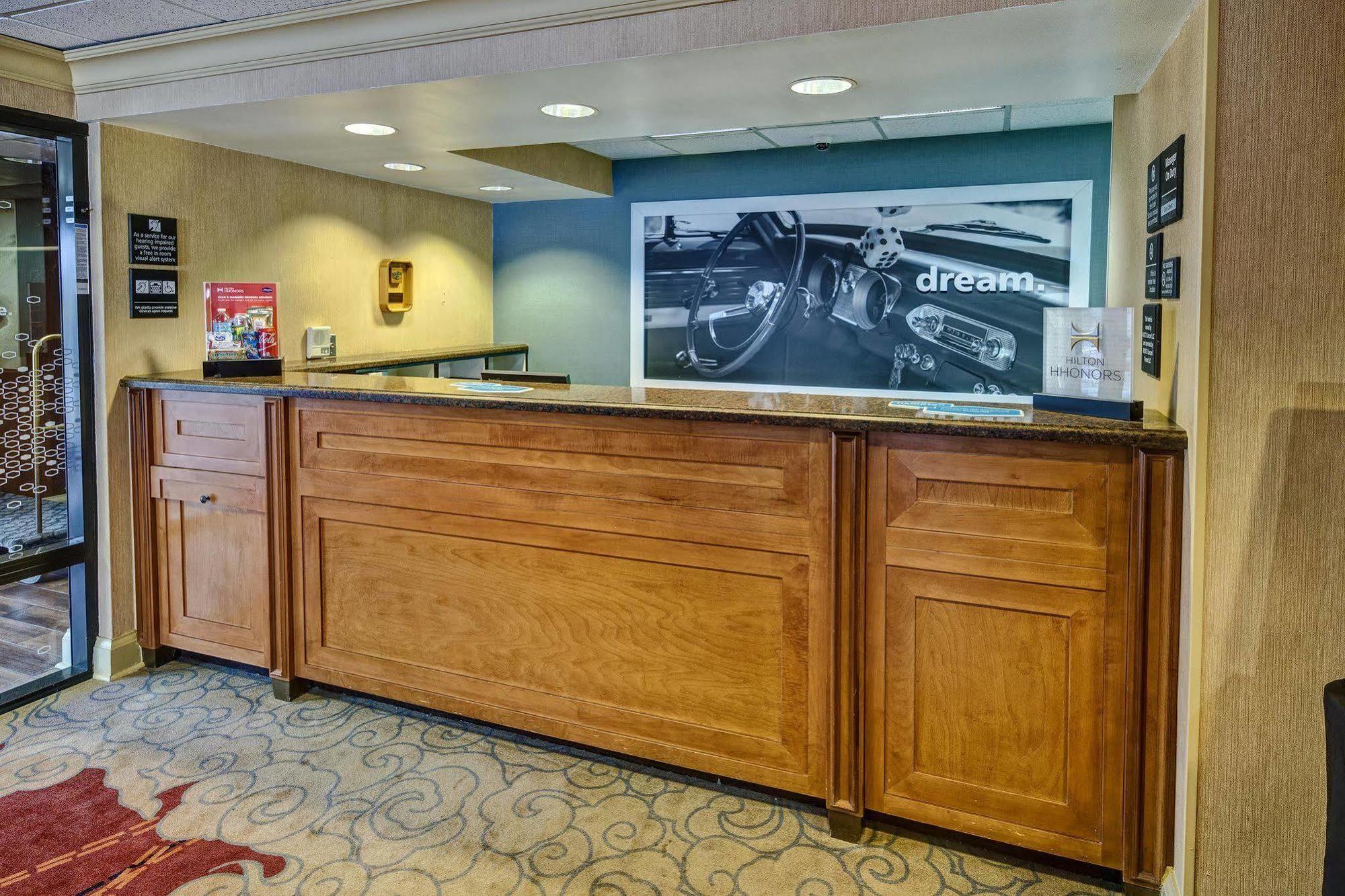 Hampton Inn & Suites Concord-Charlotte Exteriér fotografie