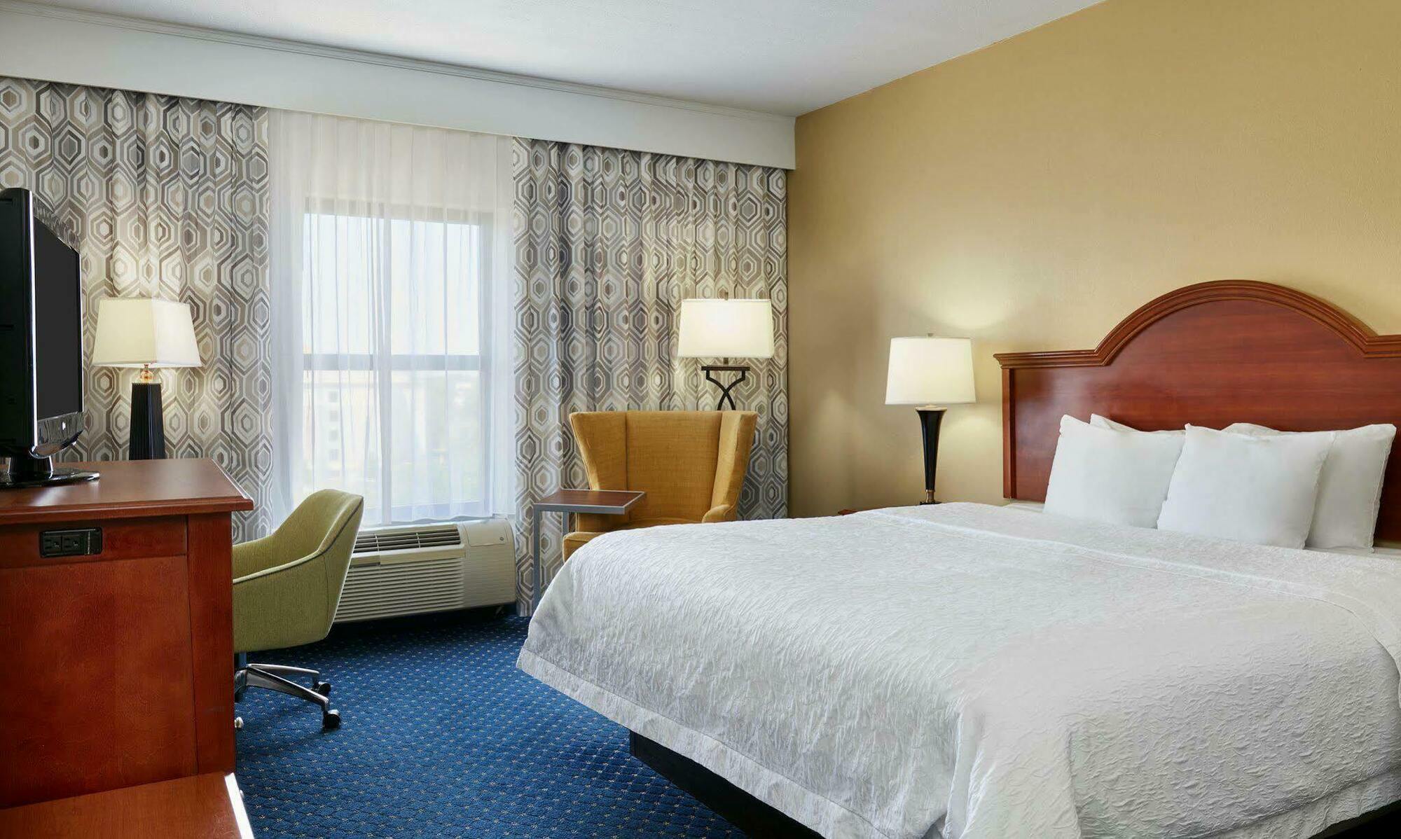 Hampton Inn & Suites Concord-Charlotte Exteriér fotografie