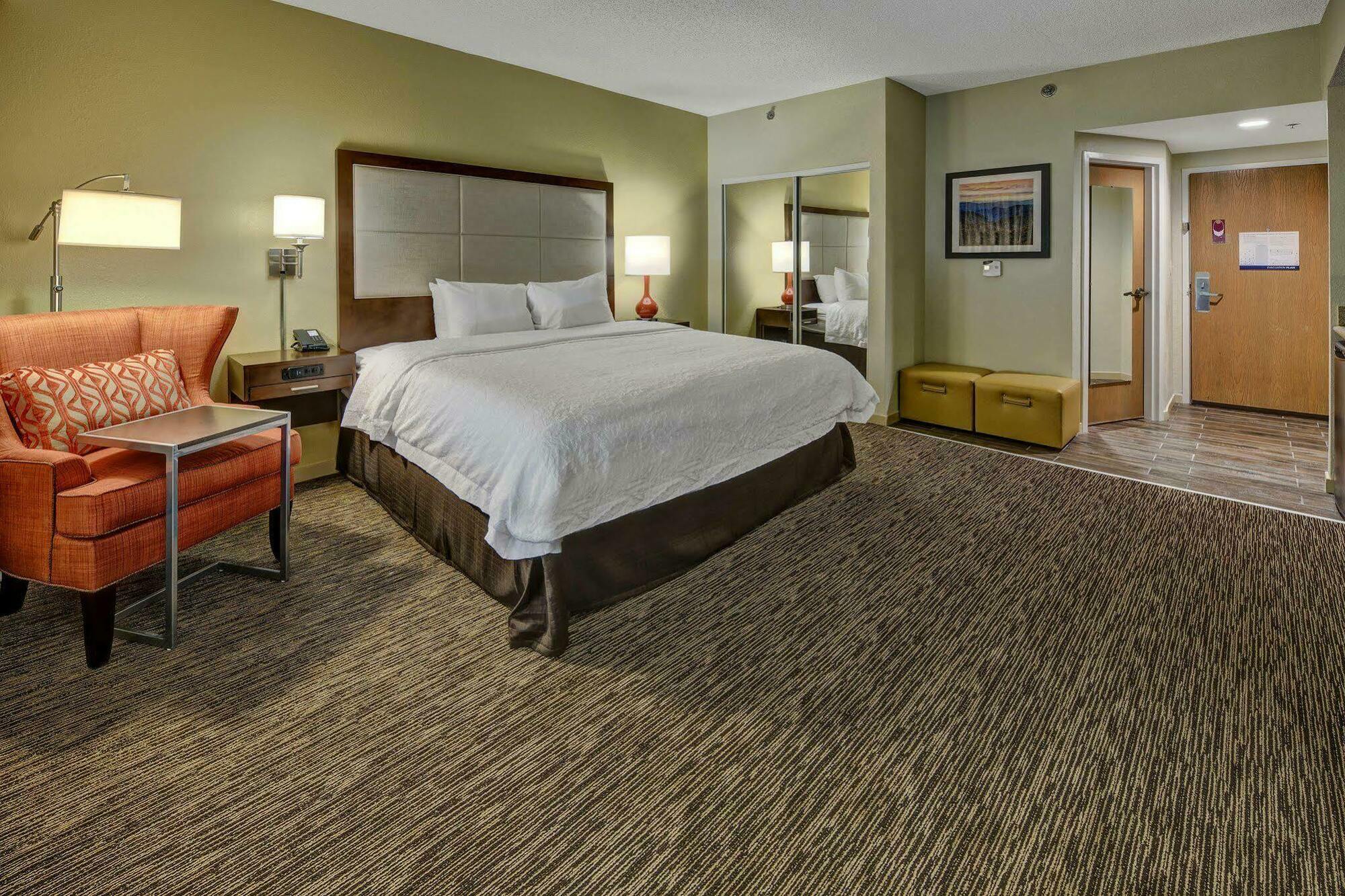 Hampton Inn & Suites Concord-Charlotte Exteriér fotografie